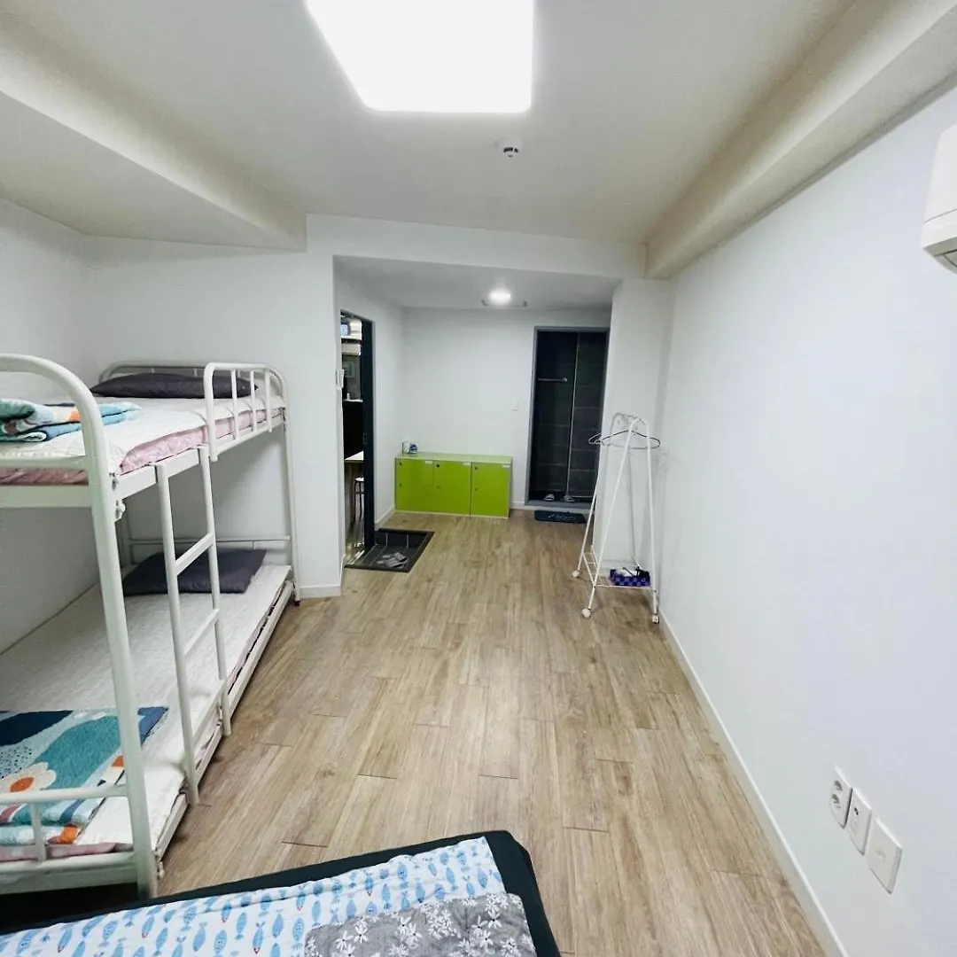 Beach Stay Guesthouse Busan Konukevi